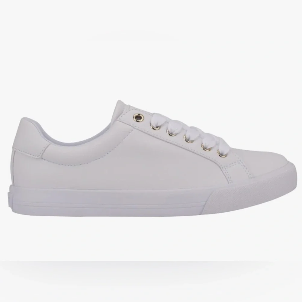 NWT! Nine West Women’s White Layna Sneaker - Size:10